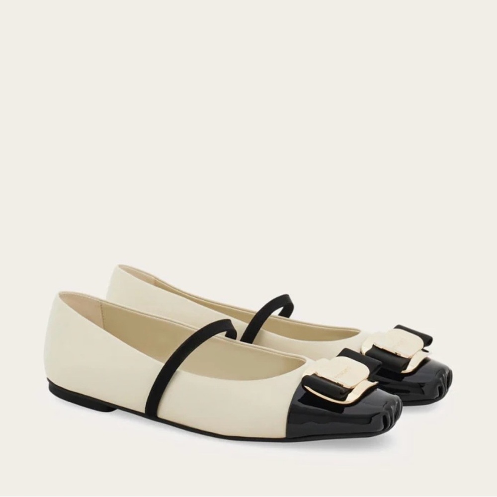 Salvatore Ferragamo Vara plate Cream and Black Ballet Flats